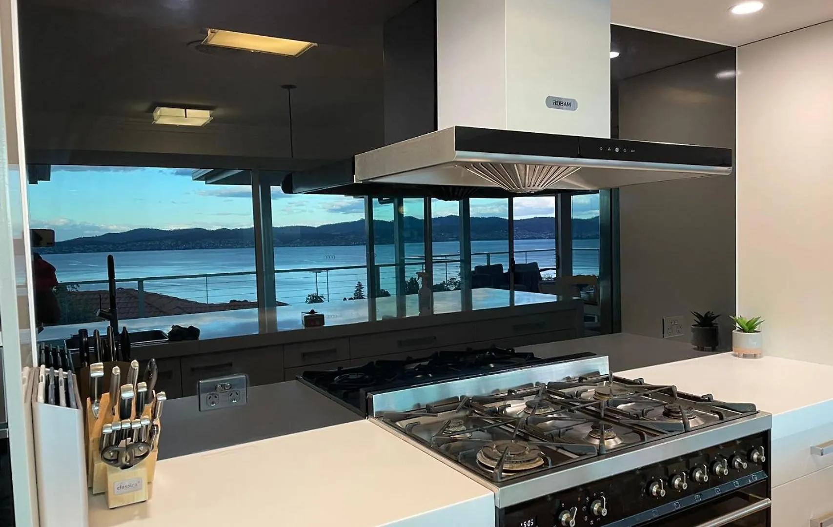 Lipscombe Escape Panoramic Views Luxury And Space Hobart 0*,